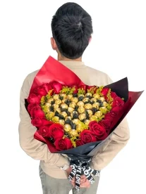 Ramo de Rosas y Ferrero: Pasión Eterna